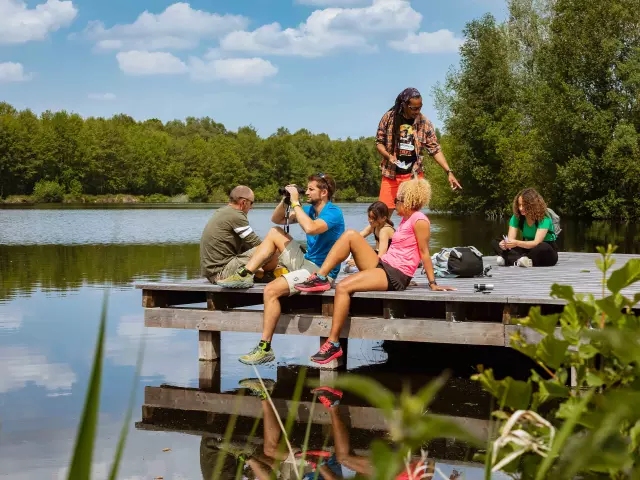 Wochenende mit Familie und Freunden. Spaziergang zum Torfmoor.