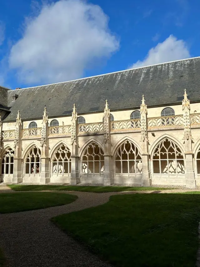 Saint Wandrille Rancon Novembre 2023 Abbaye De Fontenelle Vue Cloitre Regle Saint Benoit Csnt