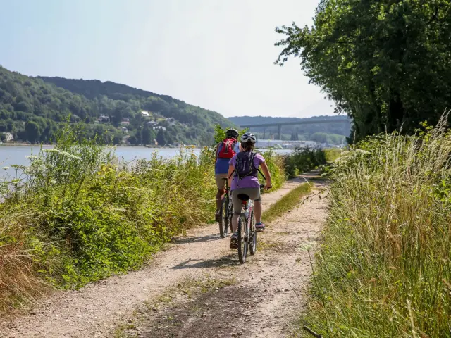 Vallee De La Seine Pays De Caux July 2018 Sport Mountainbike Couple Family Ride Trail Greenway Sma76 H Salah