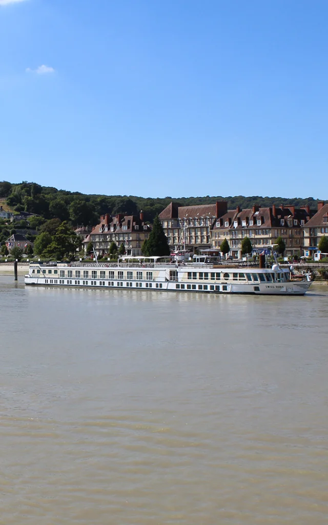 Caudebec En Caux 2018 Bateaux De Croisieres Sur La Seine Csnt 1