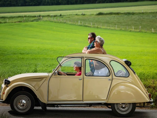 Caux Seine Agglo Juillet 2018 Week End 76 Couple Seniorbalade En Dyane 2cv Insolite Campagne Drone Press