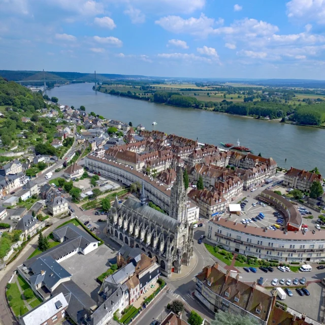 Rives En Seine Juli 2016 Eglise Notre Dame De Caudebec En Caux Architectuur Bord De Seine Jf Drone N Caux