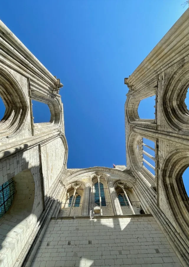 Saint Wandrille Rancon 2023 Abbaye De Fontenelle Abteikirche Blick Gegen Tauchen Csnt