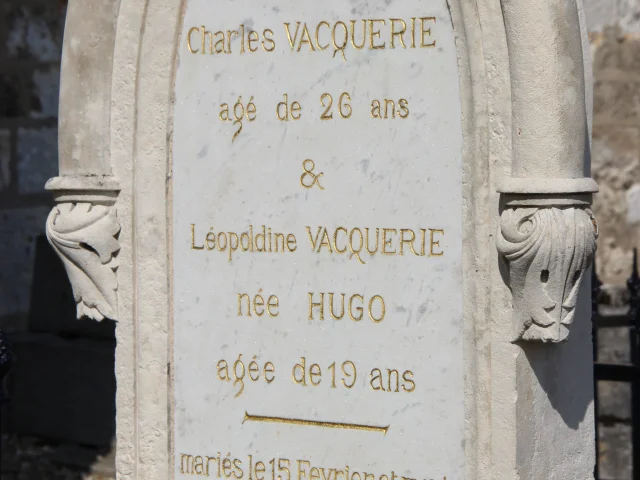 Villequier Octobre 2017 Cimetiere Tombe Charles Vacquerie Csnt