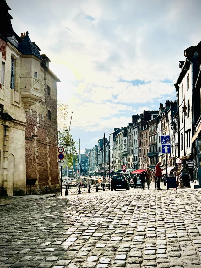 Honfleur 2022 Near Bassin Csnt