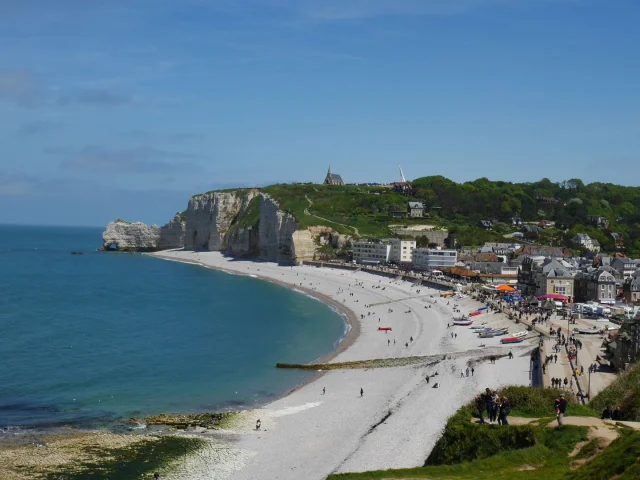Etretat Mai 2018 Village De Pecheurs Vu De La Falaise Aval Csnt