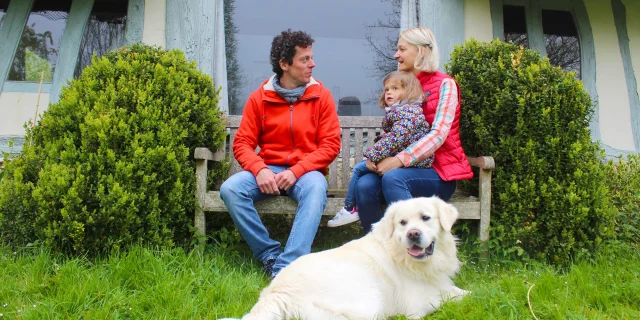 Familie Hund Zusammen Aufenthalt In Der Normandie Caux Seine Urlaub Im Grünen Csnt